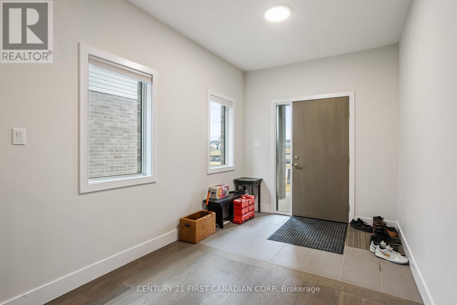 Photo 5 of 35 for 215 Roy Mcdonald Drive N
