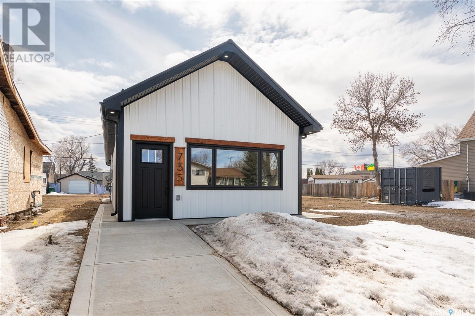 Property at 735 Hochelaga STREET E image 1