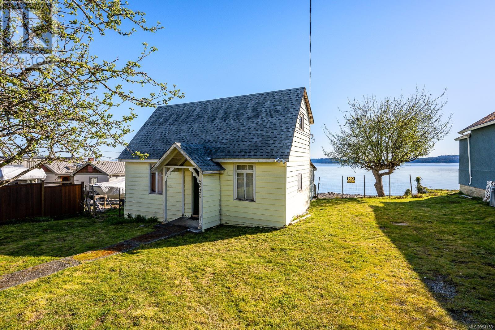 5630 Island Hwy S, union bay, British Columbia V0R3B0