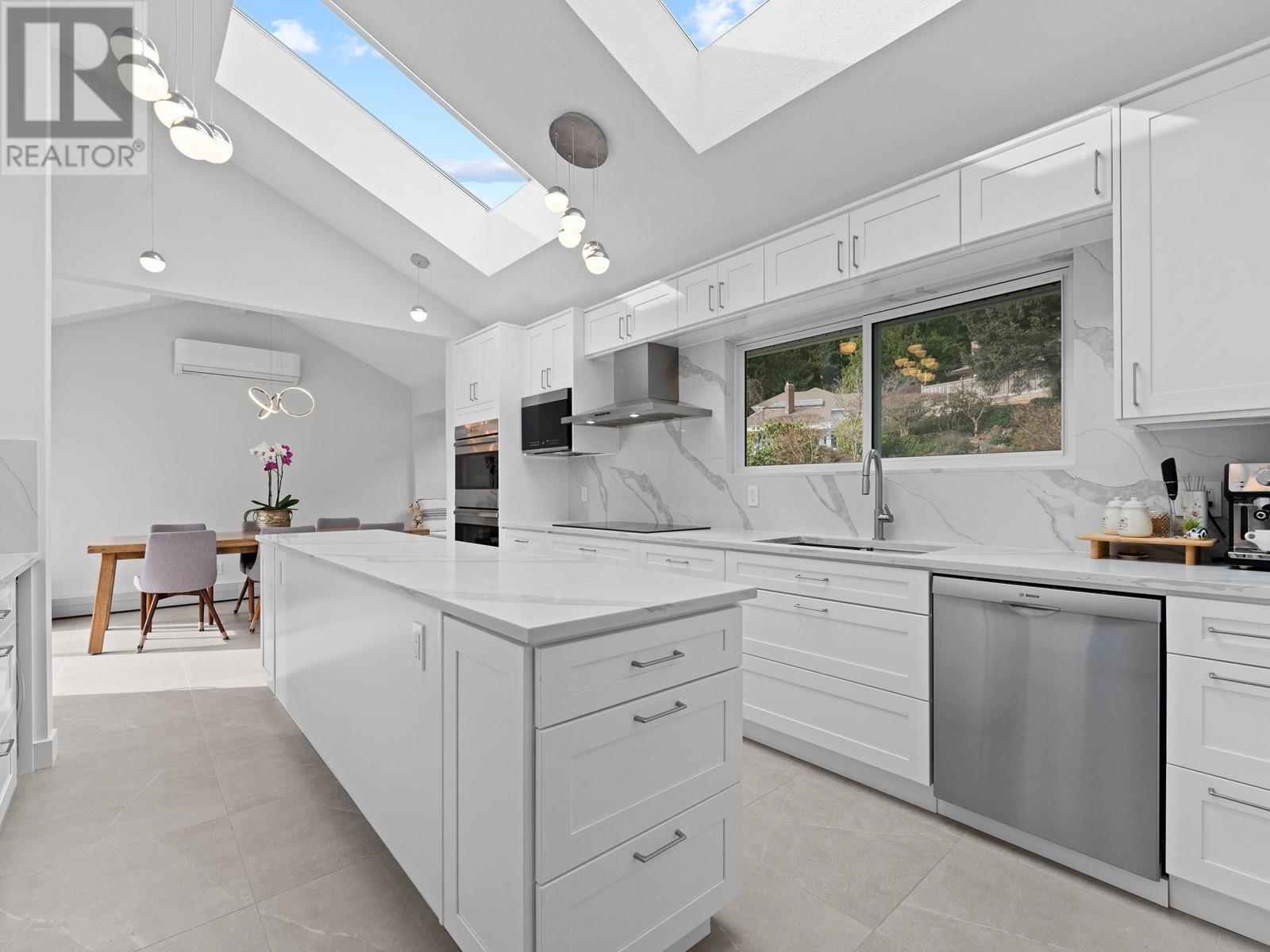 4757 Woodgreen Drive, West Vancouver, British Columbia  V7S 2Z9 - Photo 11 - R2985986