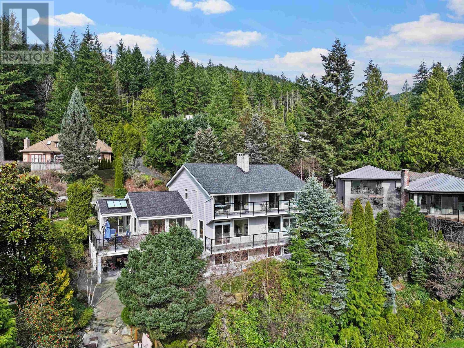 4757 Woodgreen Drive, West Vancouver, British Columbia  V7S 2Z9 - Photo 3 - R2985986