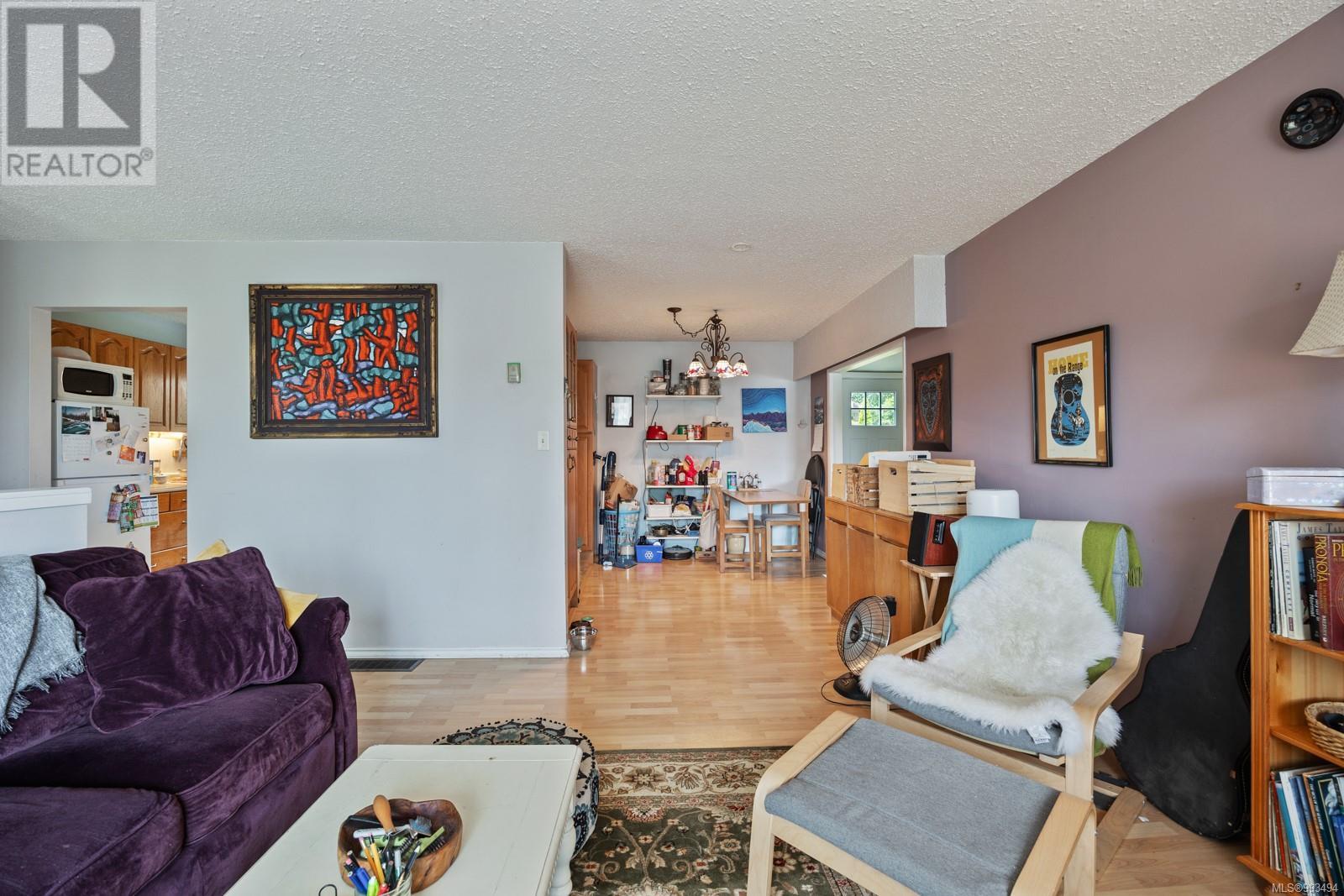 Property at 621 Nootka St image 5