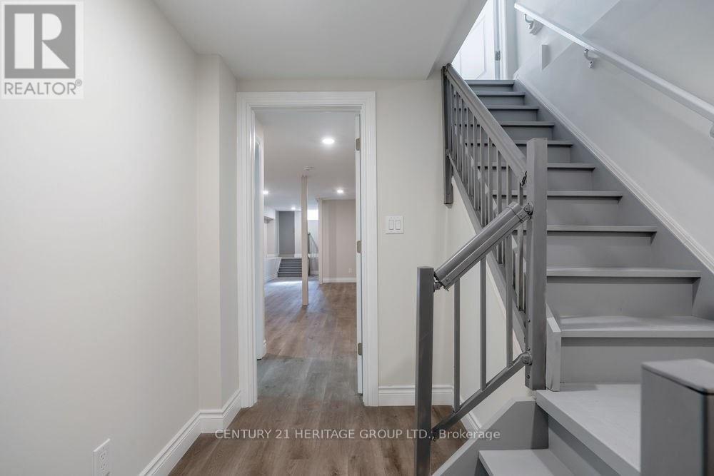 3063 Lake Shore Boulevard W, Toronto, Ontario  M8V 1K6 - Photo 11 - W12060891