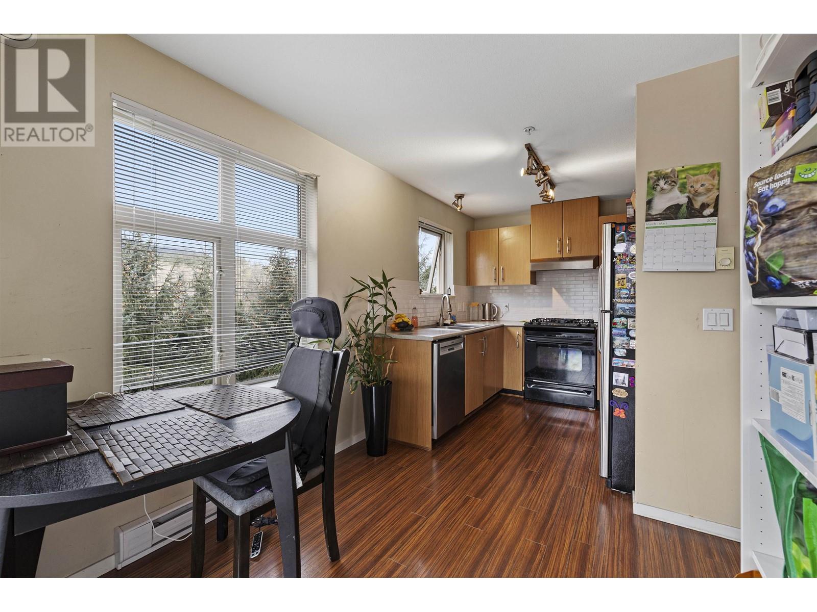 313 300 Klahanie Drive, Port Moody, British Columbia  V3H 5K8 - Photo 4 - R2979659
