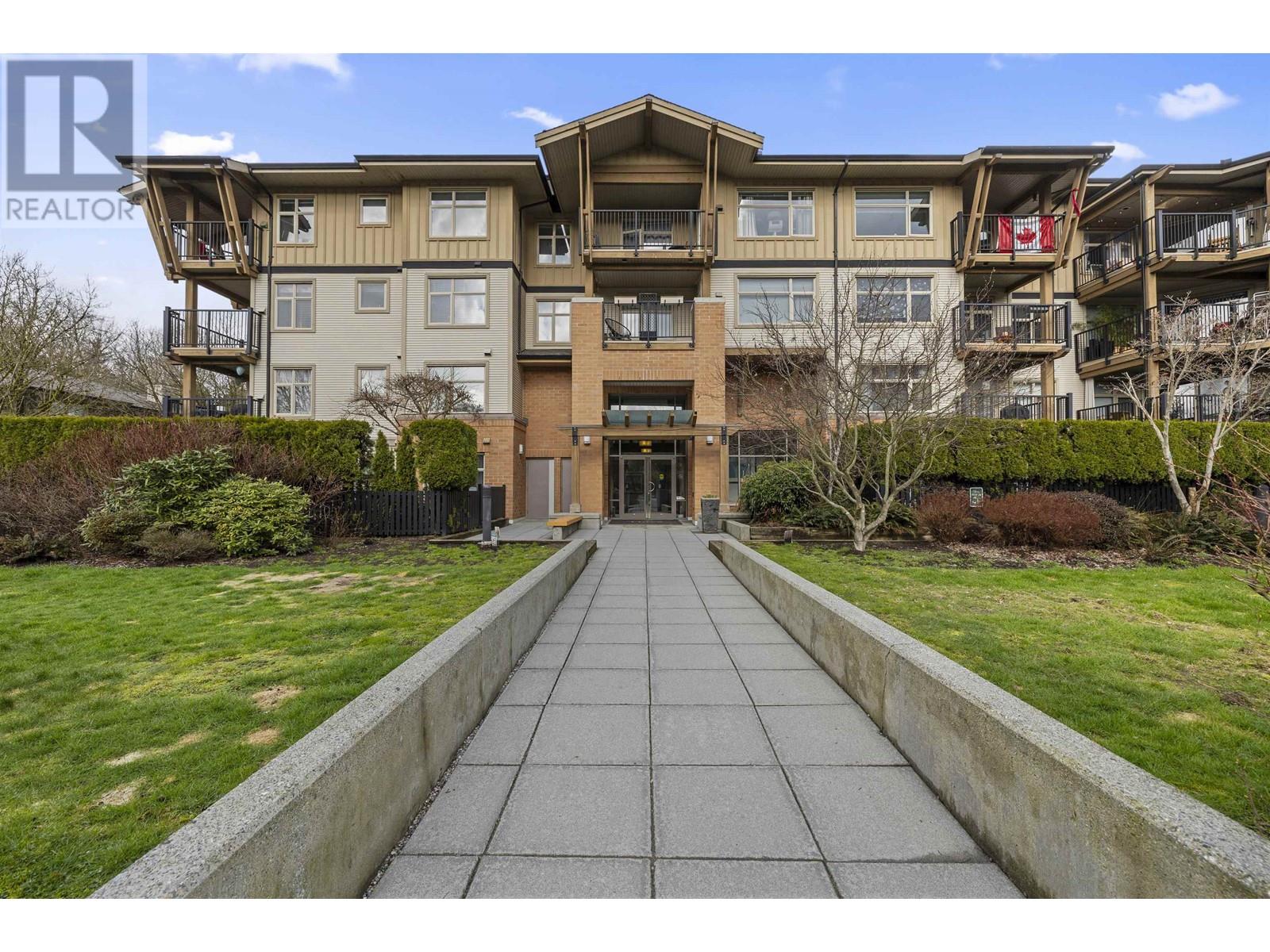 313 300 Klahanie Drive, Port Moody, British Columbia  V3H 5K8 - Photo 2 - R2979659