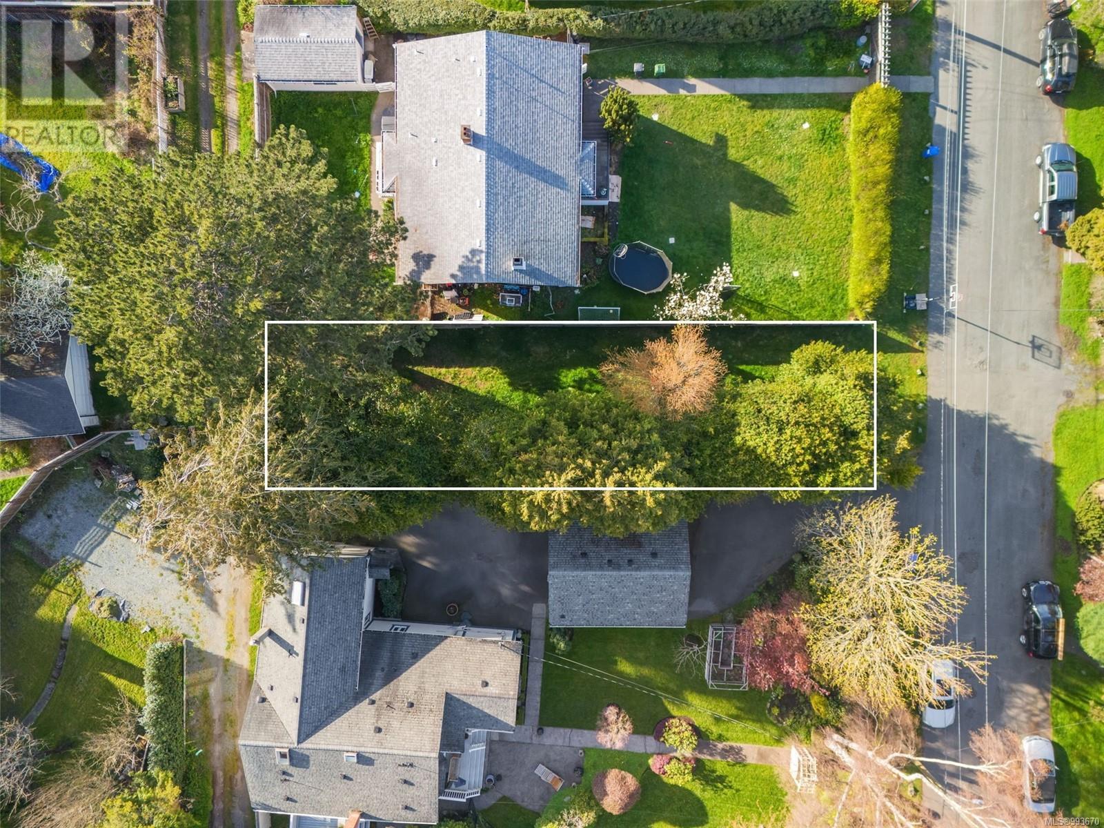 1044 Deal St, Oak Bay, British Columbia  V8S 5G5 - Photo 2 - 993670