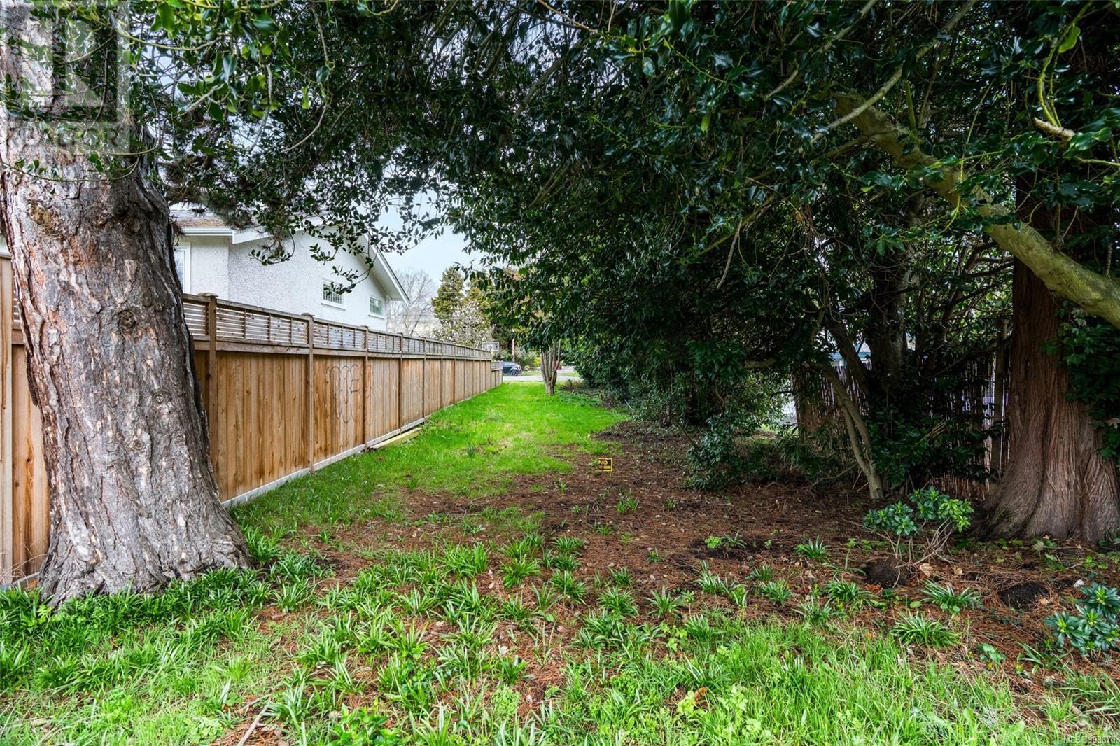 1044 Deal St, Oak Bay, British Columbia  V8S 5G5 - Photo 11 - 993670