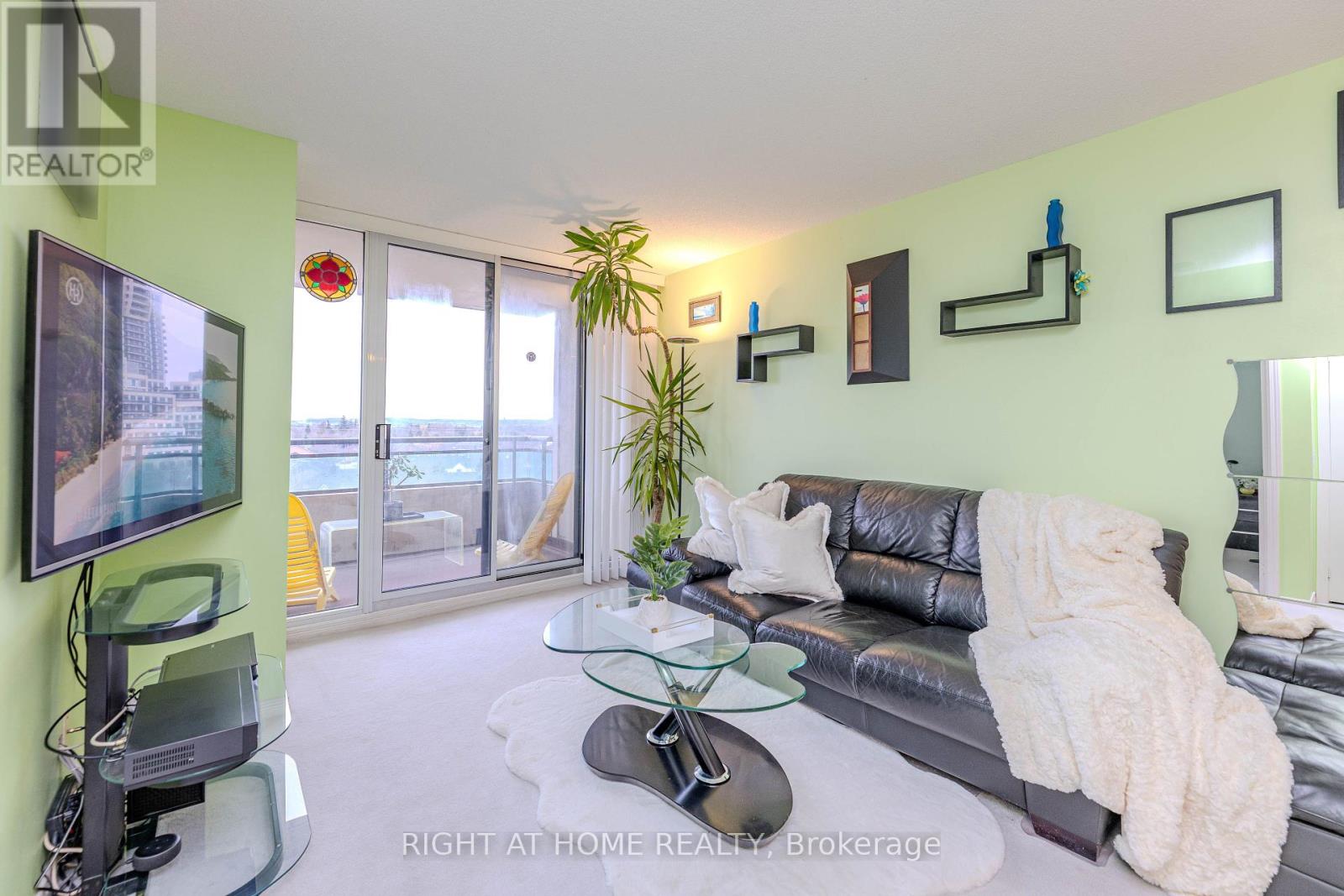 801 - 330 Red Maple Road, Richmond Hill, Ontario  L4C 0T6 - Photo 13 - N12060906