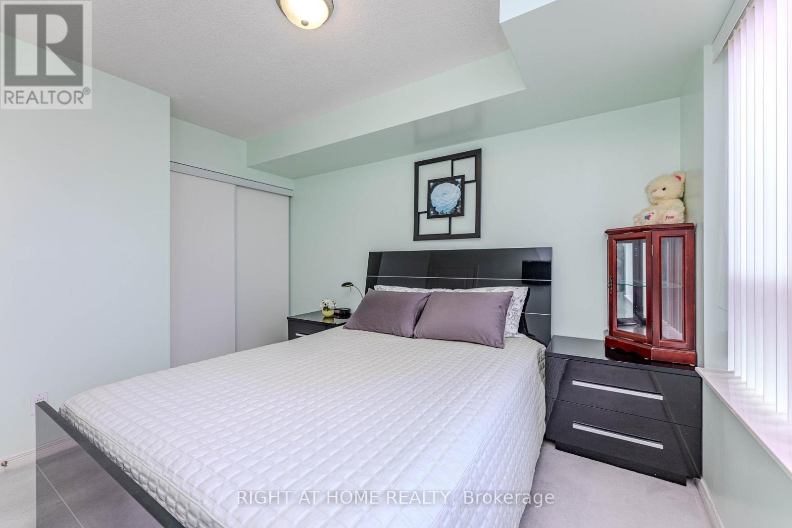 801 - 330 Red Maple Road, Richmond Hill, Ontario  L4C 0T6 - Photo 17 - N12060906