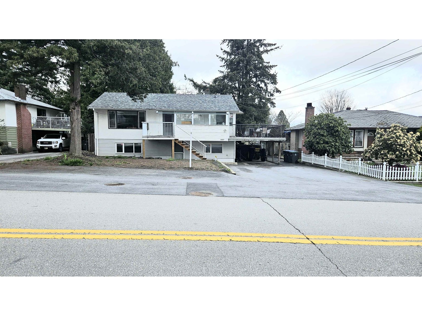 Property at 13137 106A AVENUE image 2