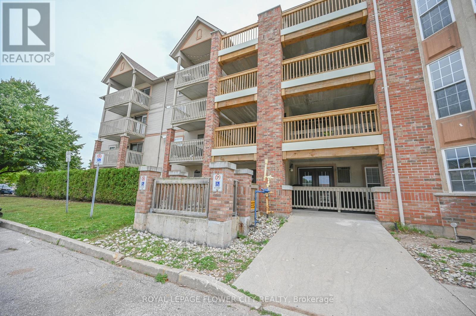 412 - 4005 Kilmer Drive, Burlington, Ontario  L7M 4M2 - Photo 10 - W12060925