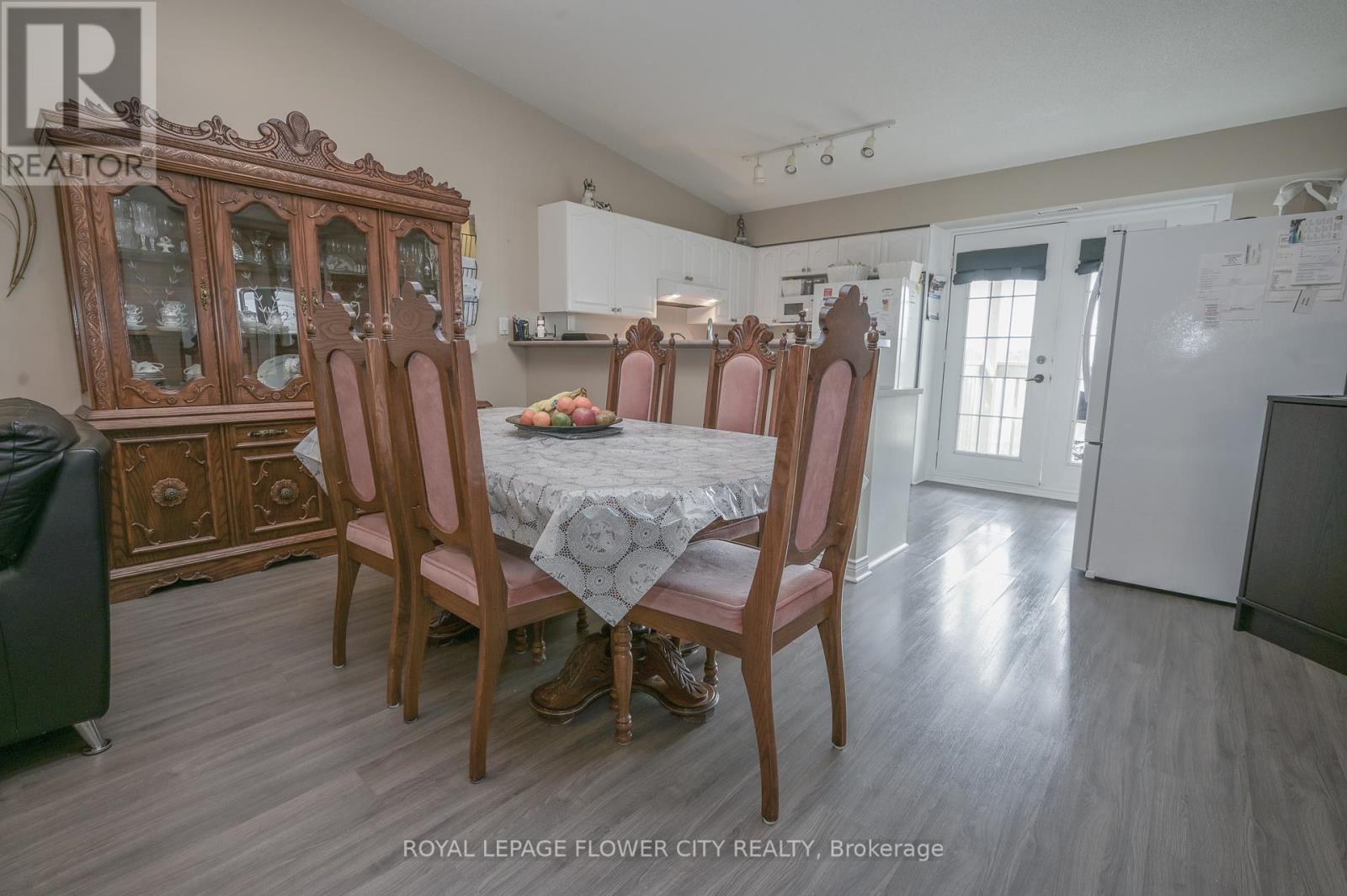 412 - 4005 Kilmer Drive, Burlington, Ontario  L7M 4M2 - Photo 13 - W12060925