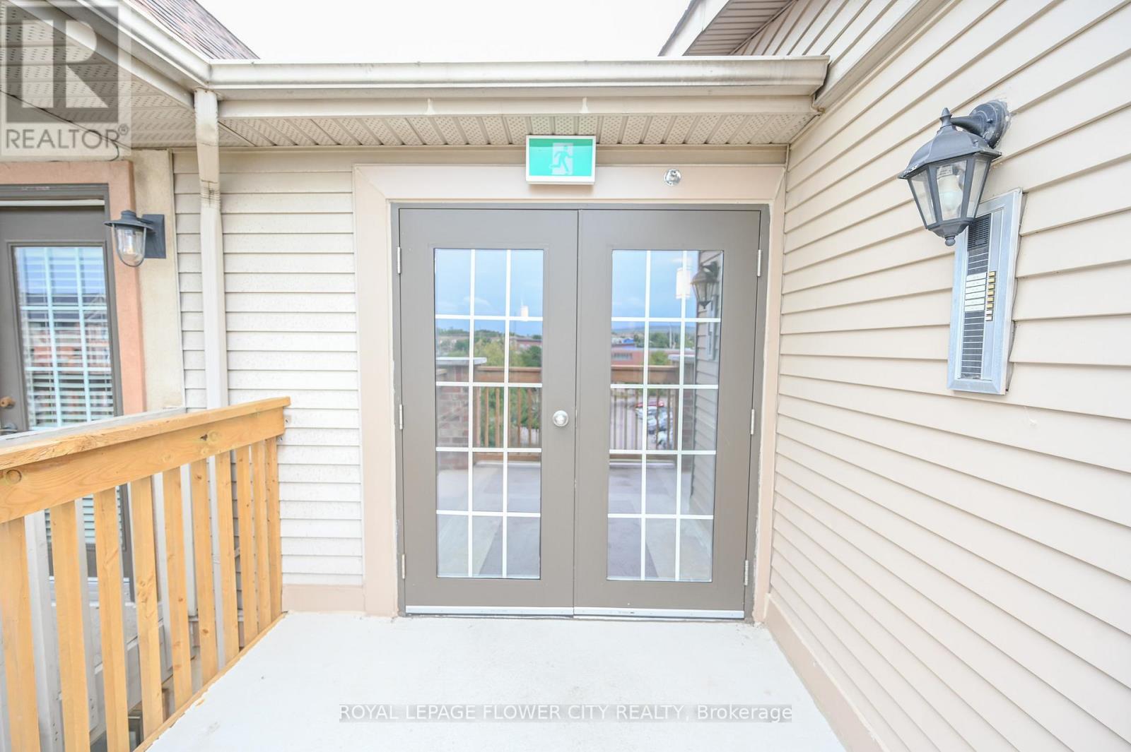 412 - 4005 Kilmer Drive, Burlington, Ontario  L7M 4M2 - Photo 4 - W12060925