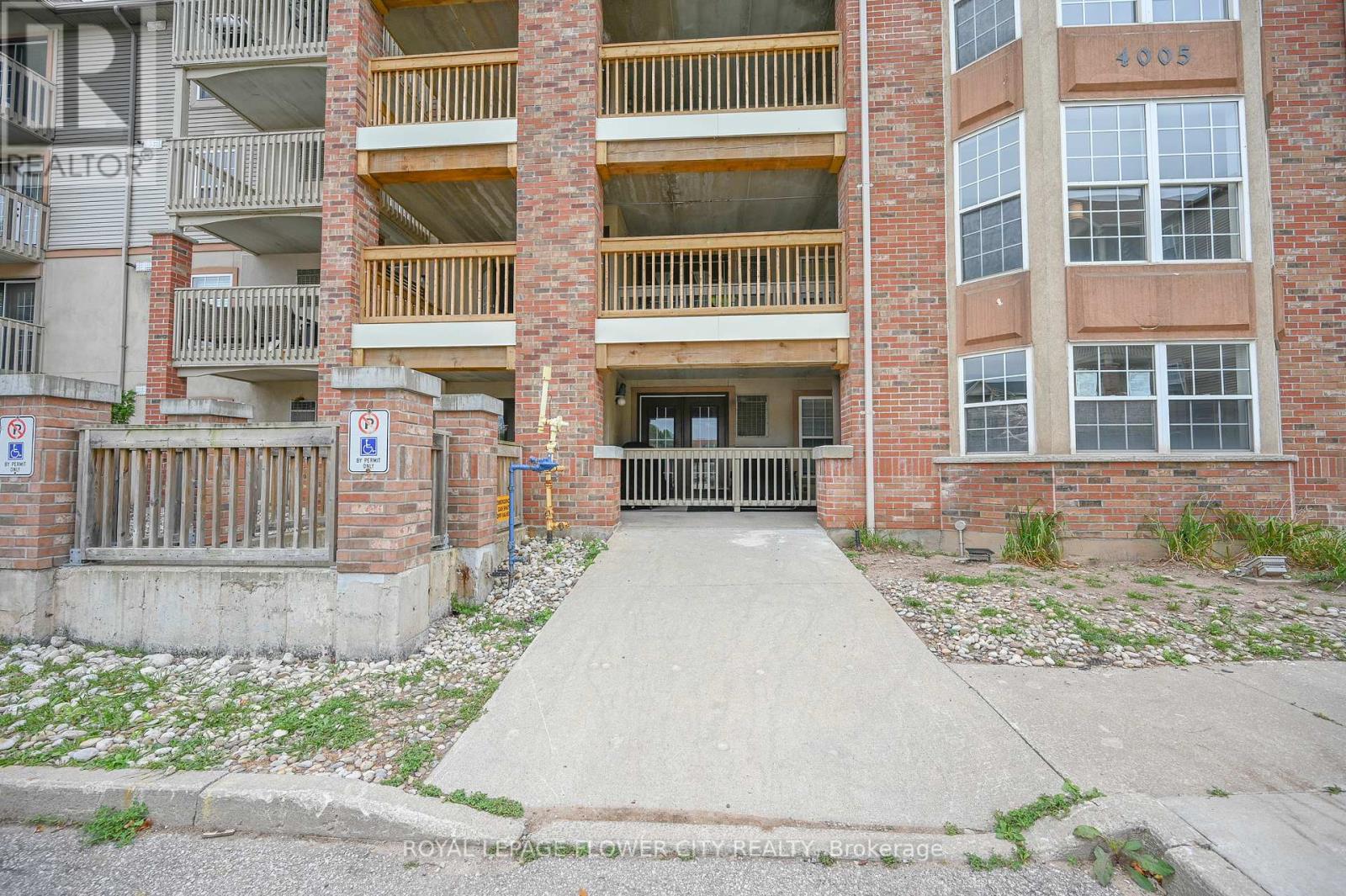 412 - 4005 Kilmer Drive, Burlington, Ontario  L7M 4M2 - Photo 9 - W12060925