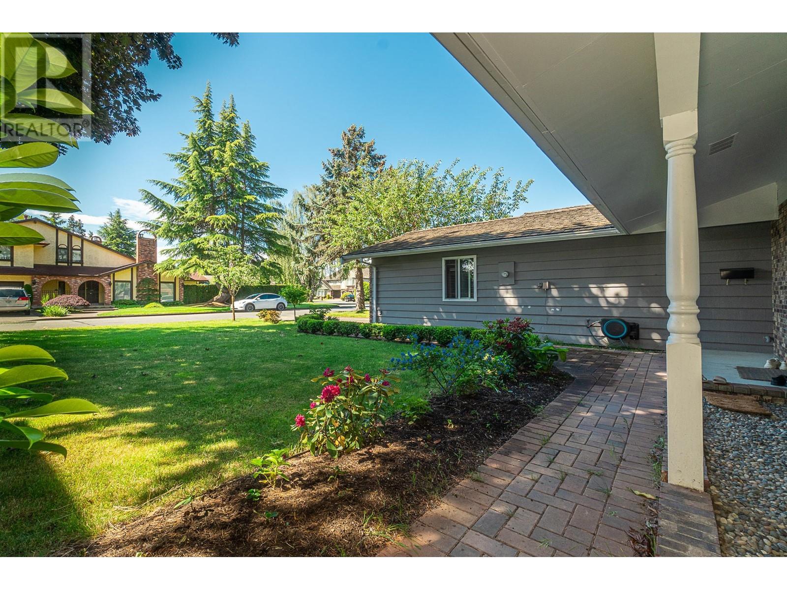 6751 Juniper Drive, Richmond, British Columbia  V7E 4Z5 - Photo 3 - R2985912