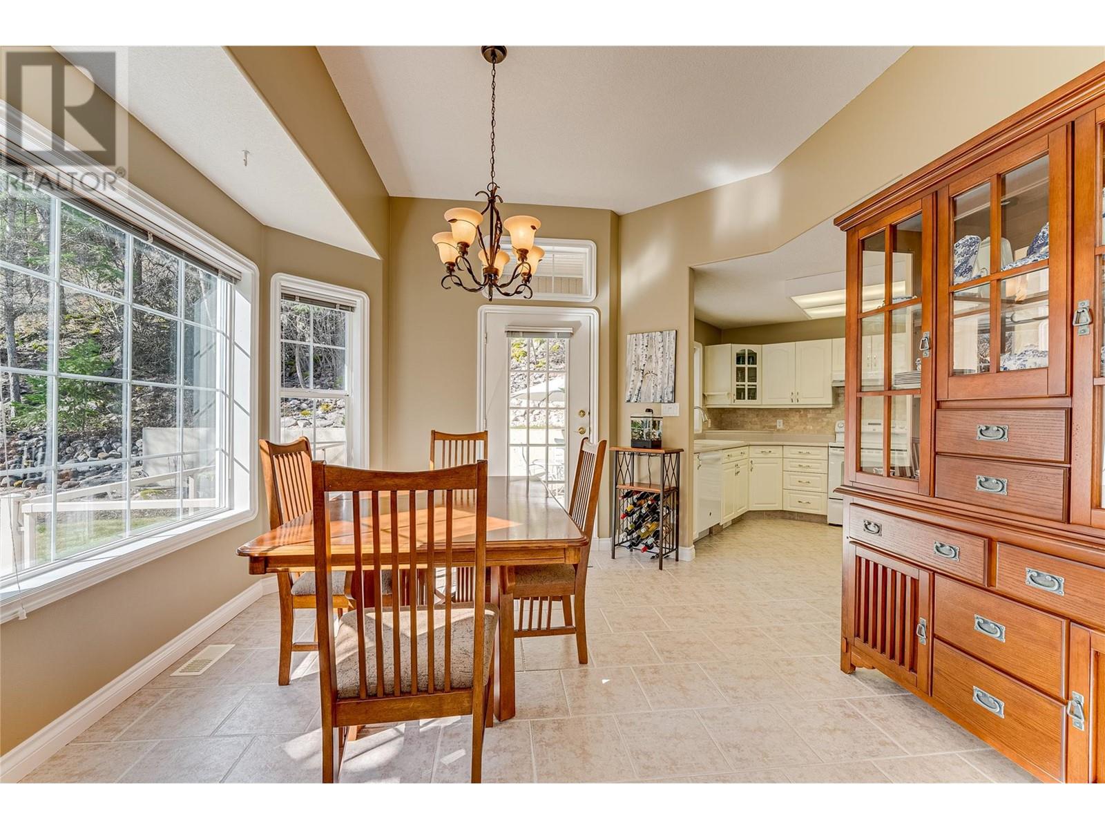 Property at 9292 Chinook Road image 4