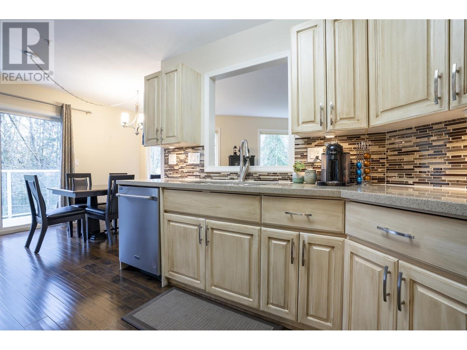 302 1132 Dufferin Street, Coquitlam, British Columbia  V3B 7M8 - Photo 8 - R2986000