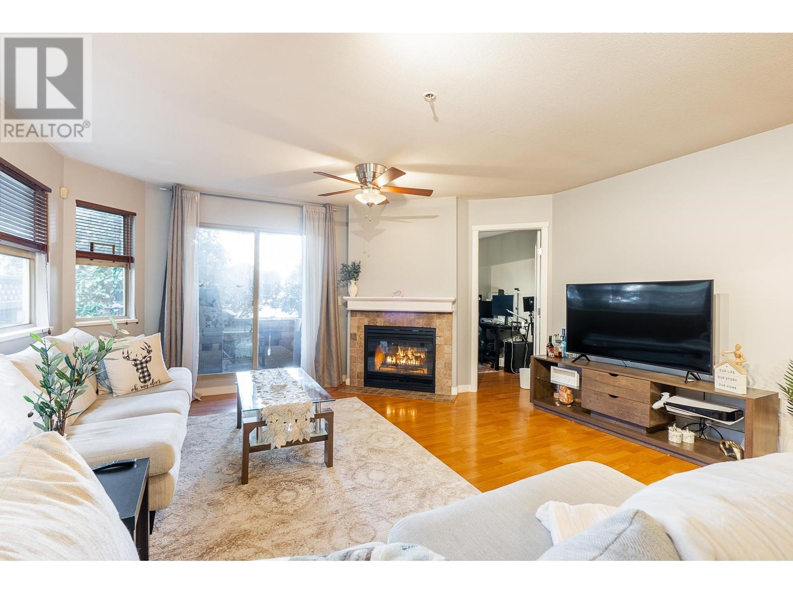 Property at 105 2615 JANE STREET image 1