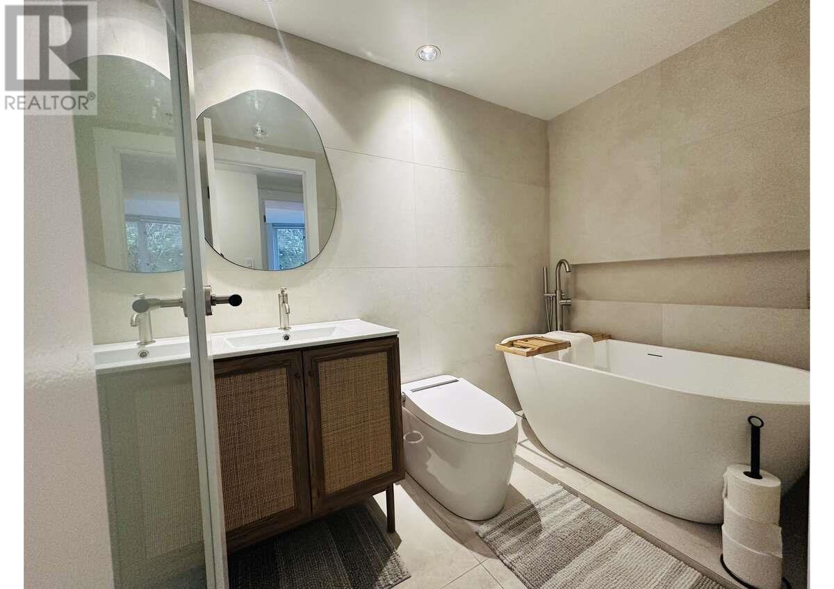 202 1033 Marinaside Crescent, Vancouver, British Columbia  V6Z 3A3 - Photo 7 - R2986045