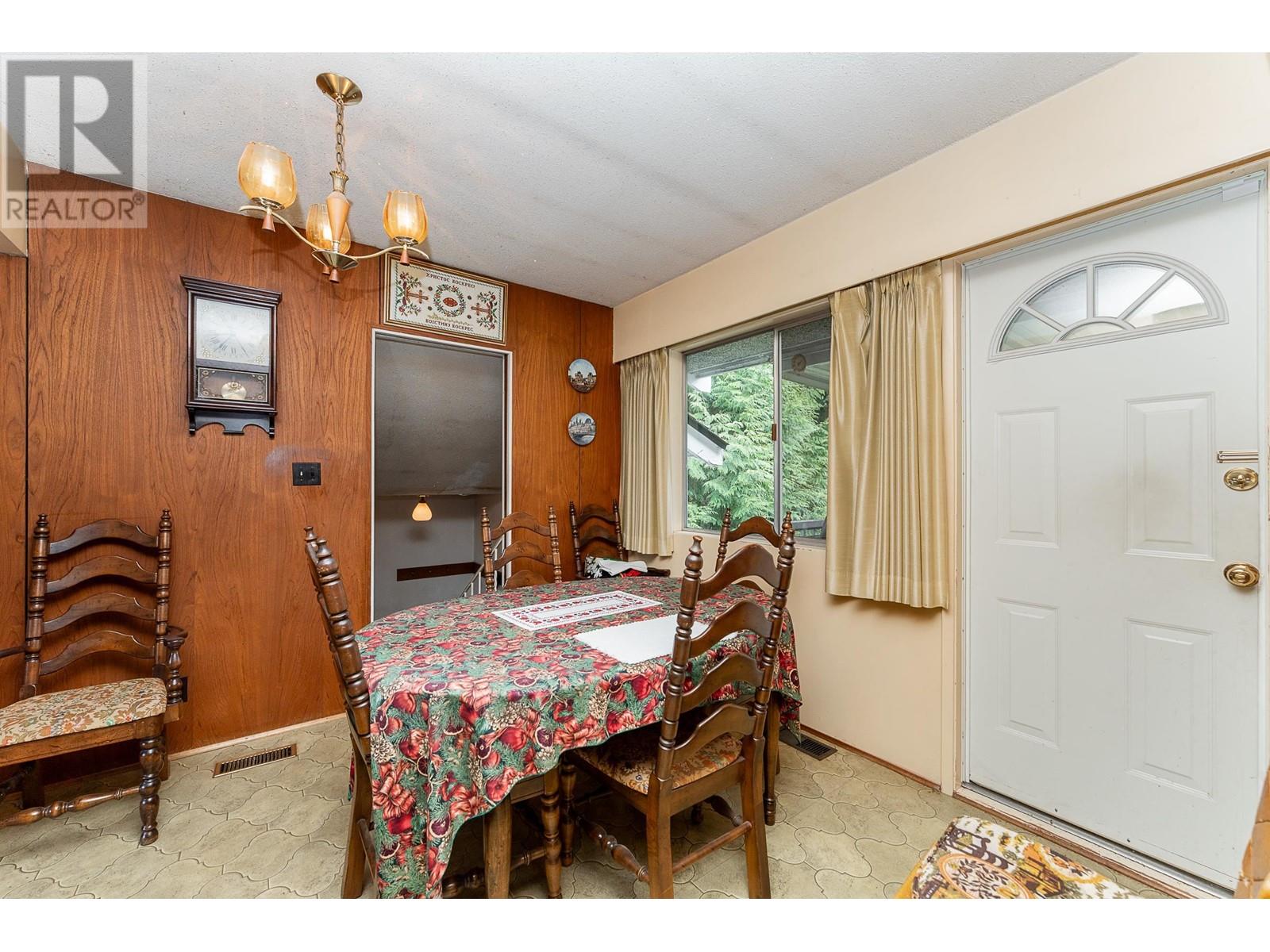 1128 Foster Avenue, Coquitlam, British Columbia  V3J 2M7 - Photo 13 - R2986039