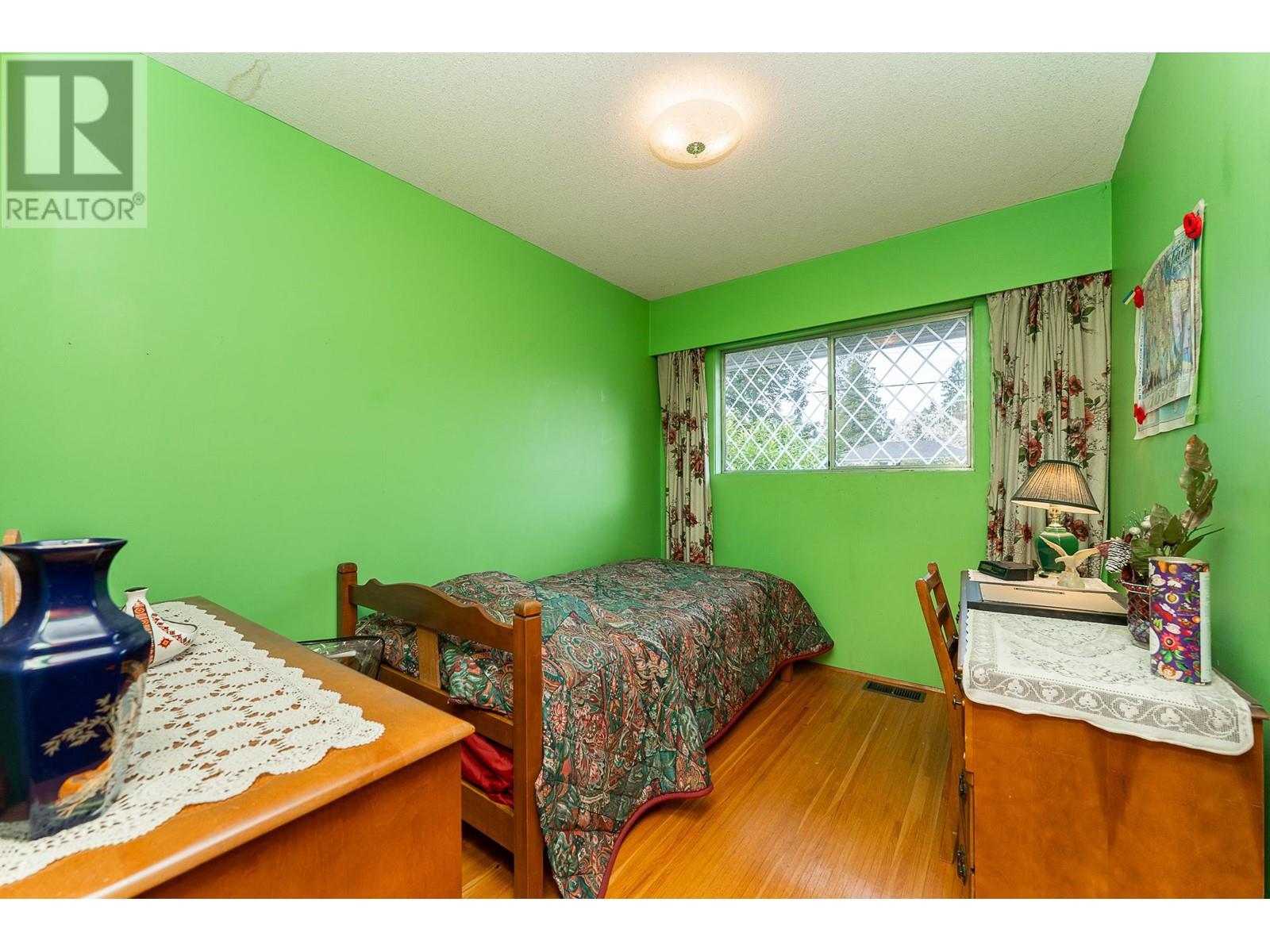 1128 Foster Avenue, Coquitlam, British Columbia  V3J 2M7 - Photo 16 - R2986039