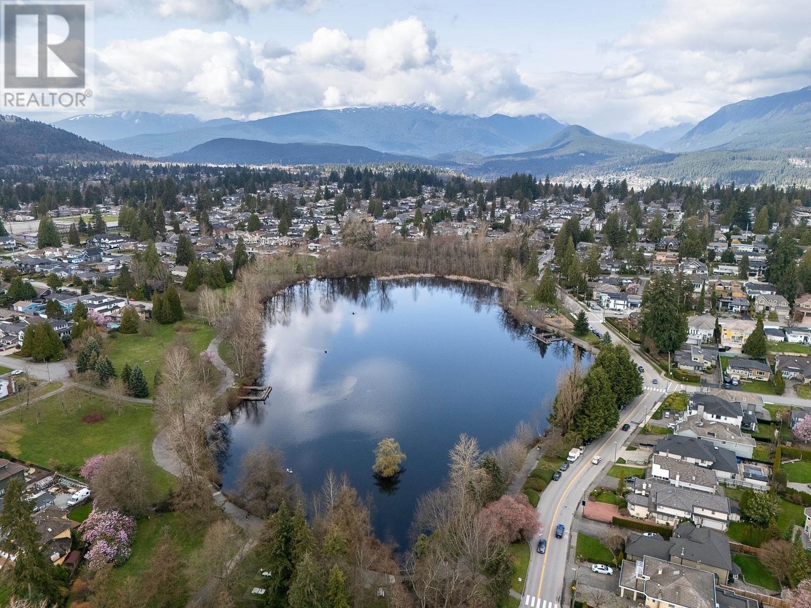 1128 Foster Avenue, Coquitlam, British Columbia  V3J 2M7 - Photo 33 - R2986039