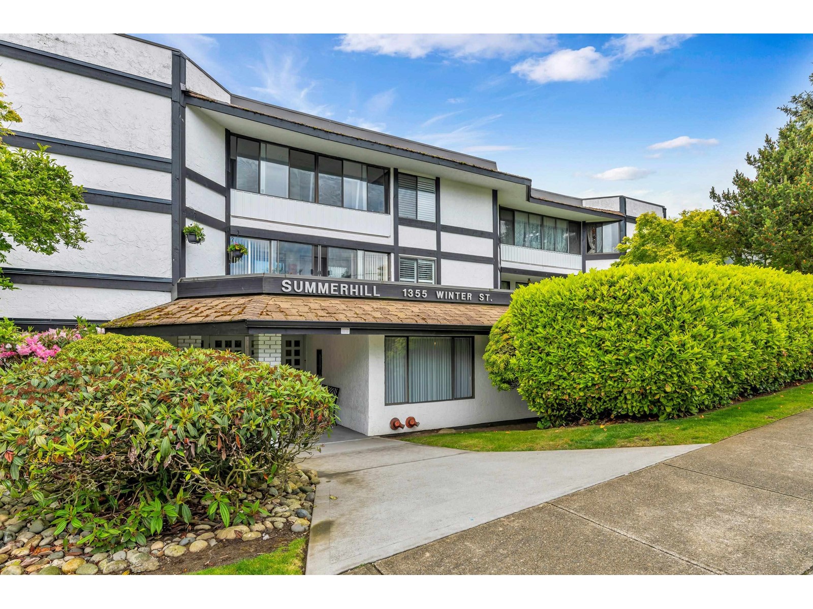 209 1355 Winter Street, White Rock, British Columbia  V4B 3Y2 - Photo 1 - R2985782