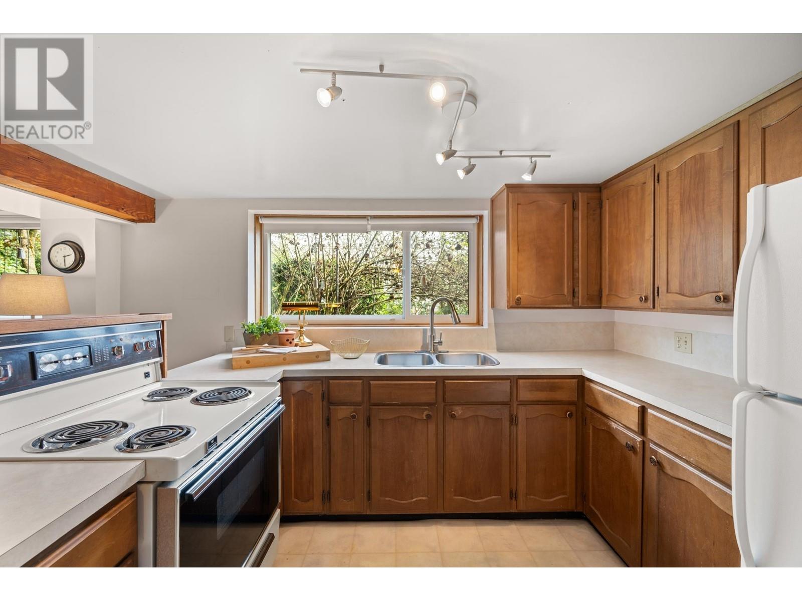 1929 Eighth Avenue, New Westminster, British Columbia  V3M 2T2 - Photo 26 - R2985435