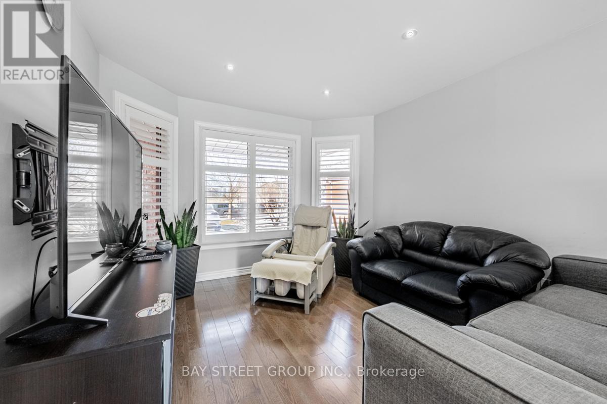 Property at 98 ROYALPARK WAY image 5