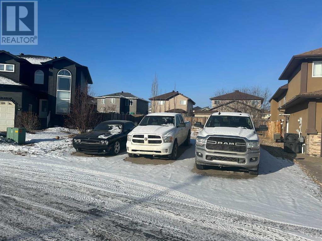 104 Trillium Bay, Fort Mcmurray, Alberta  T9K 0H4 - Photo 2 - A2208514