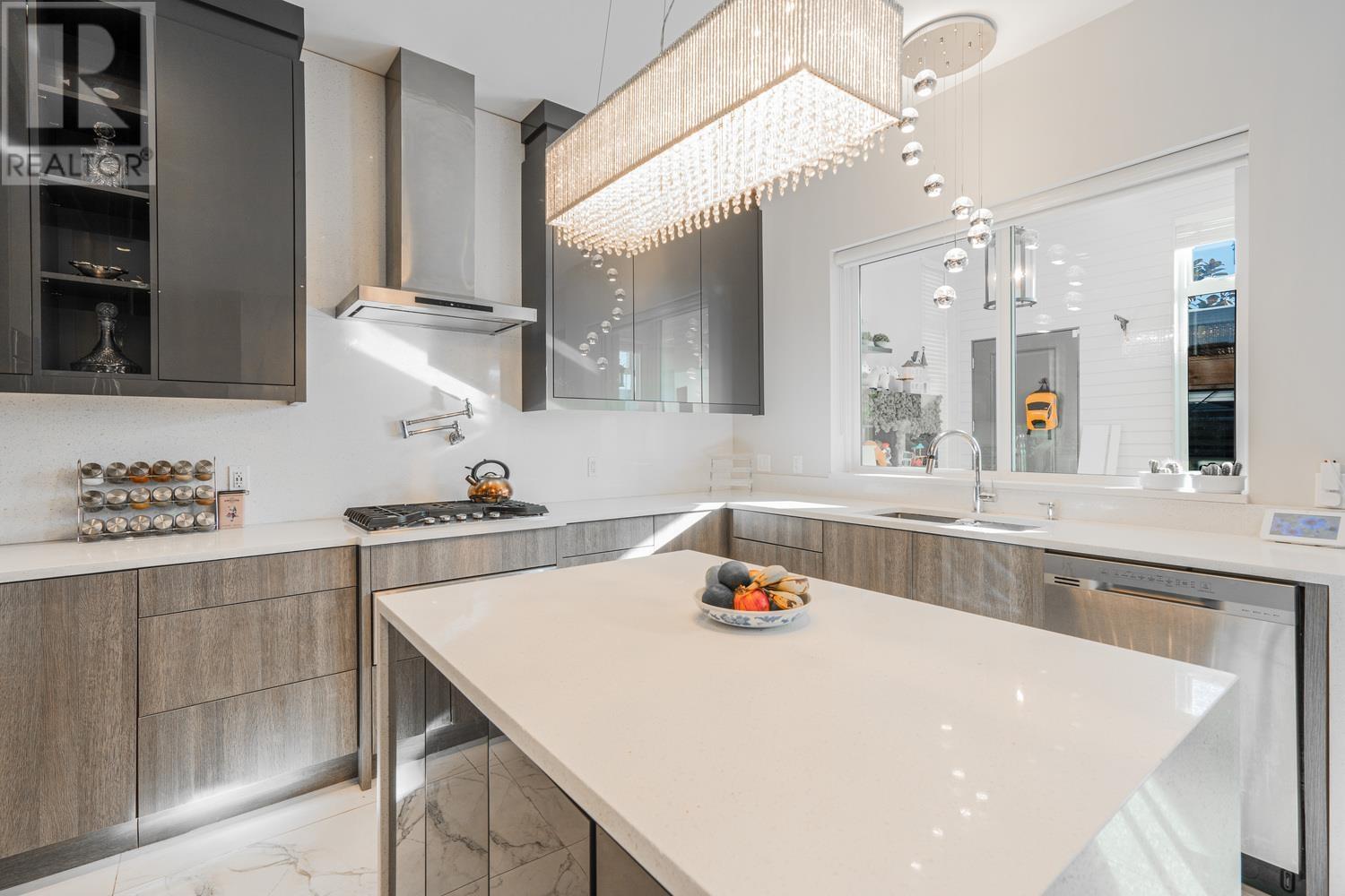 1072 E 39th Avenue, Vancouver, British Columbia  V5W 1L1 - Photo 6 - R2986056