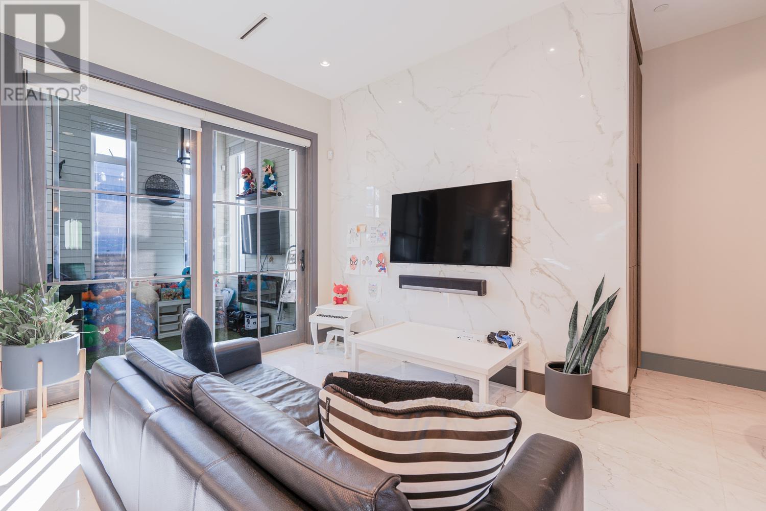1072 E 39th Avenue, Vancouver, British Columbia  V5W 1L1 - Photo 8 - R2986056