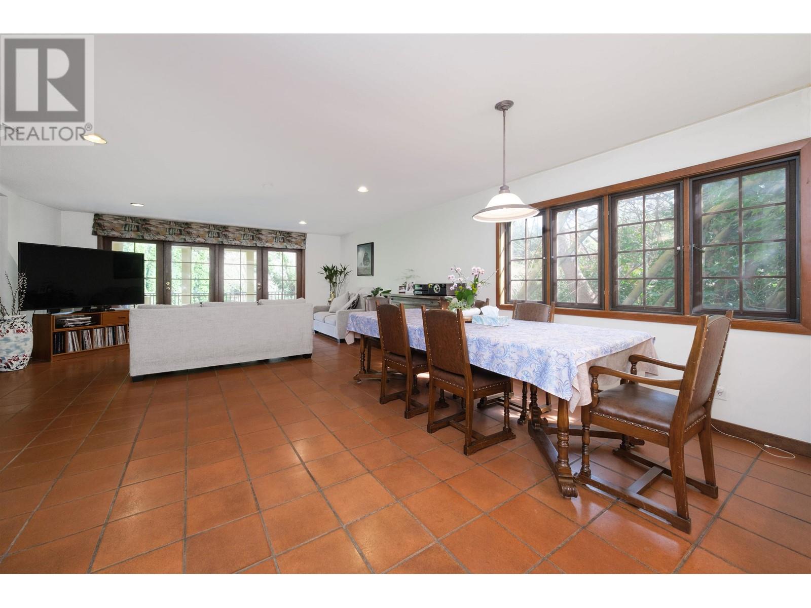 6000 Buckingham Avenue, Burnaby, British Columbia  V5E 2A4 - Photo 13 - R2986067