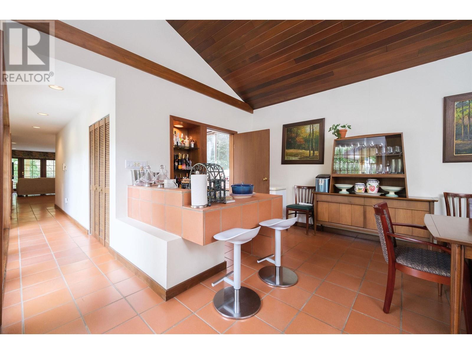 Property at 6000 BUCKINGHAM AVENUE image 5