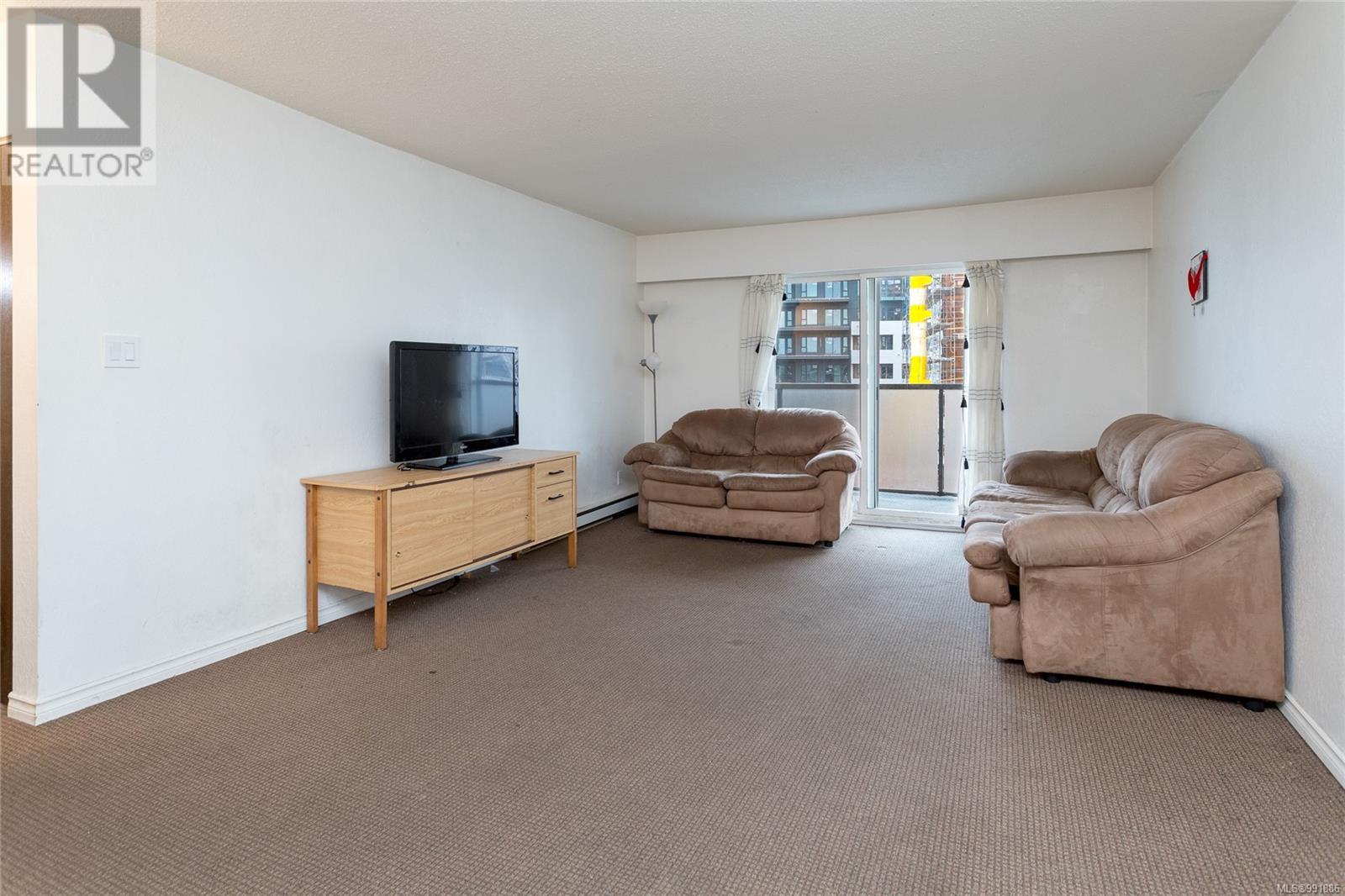 Property at 205 848 Esquimalt Rd image 4