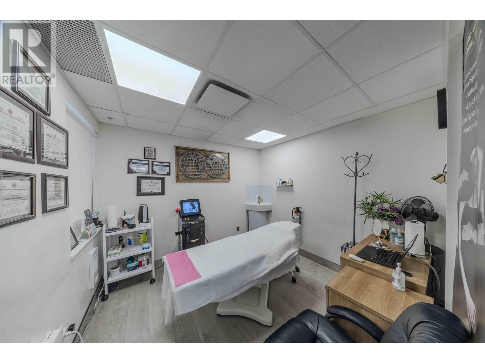 119 2030 Marine Drive, North Vancouver, British Columbia  V7P 1V7 - Photo 5 - C8068083