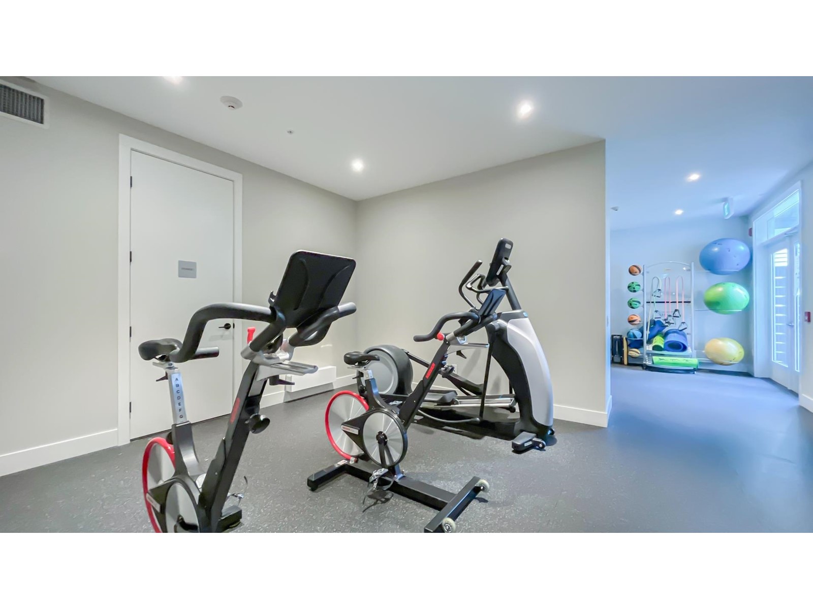 404 13929 105 Boulevard, Surrey, British Columbia  V3T 0R5 - Photo 21 - R2986059
