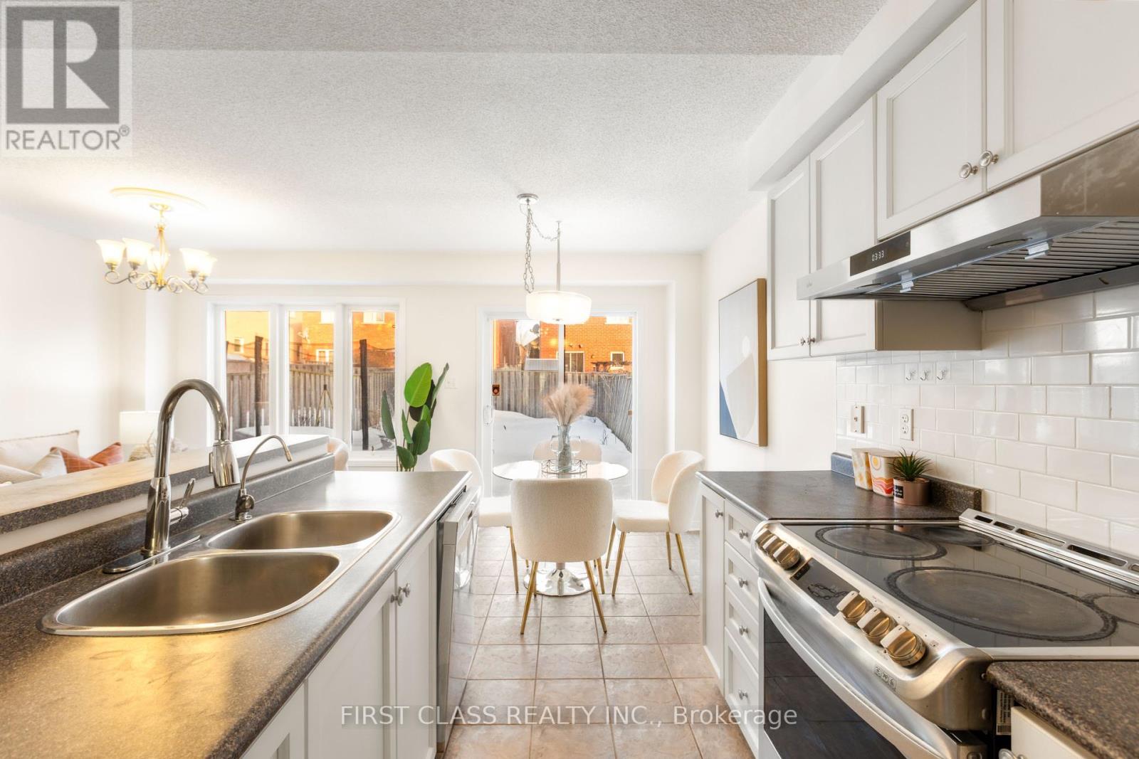 Property at 26 TARA CRESCENT image 4