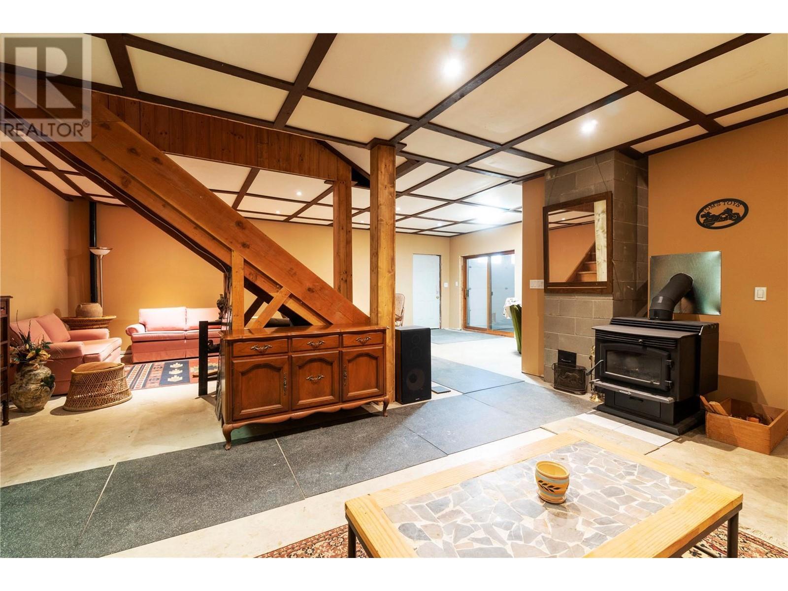 Property at 4955 Ivy Road image 1