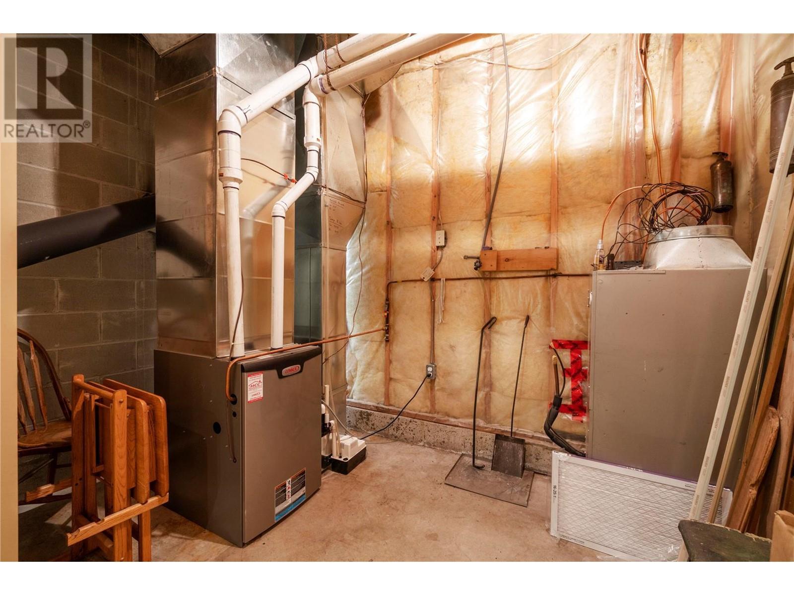 Property at 4955 Ivy Road image 3