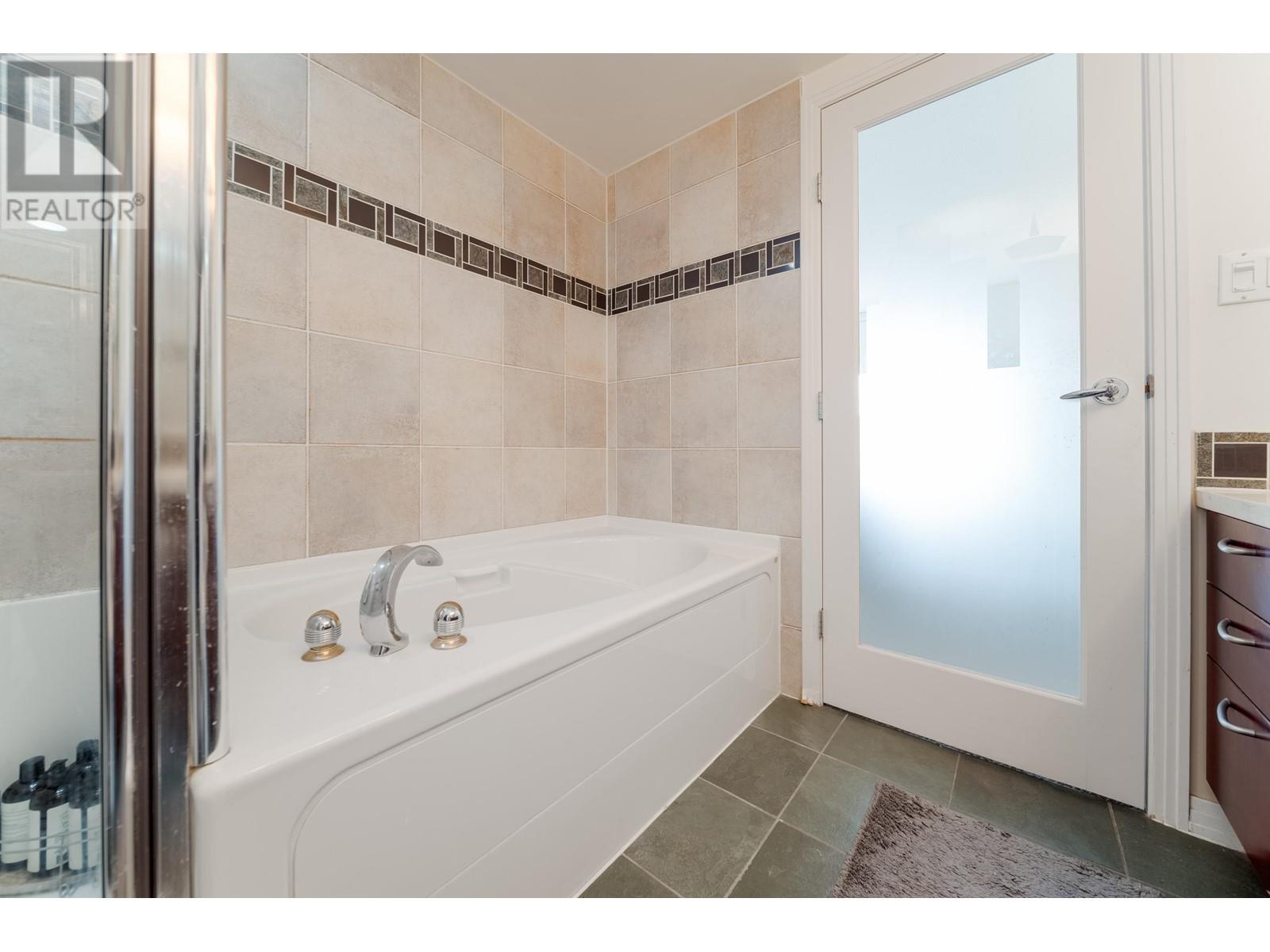 1908 198 Aquarius Mews, Vancouver, British Columbia  V6Z 2Y4 - Photo 11 - R2985730