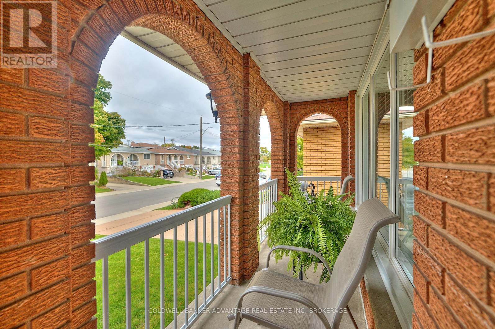Property at 27 QUINN AVENUE image 3