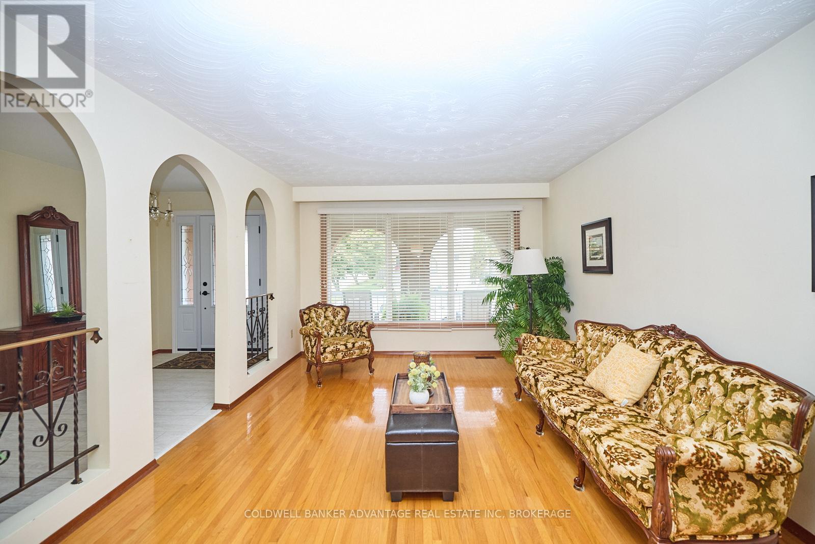 Property at 27 QUINN AVENUE image 5