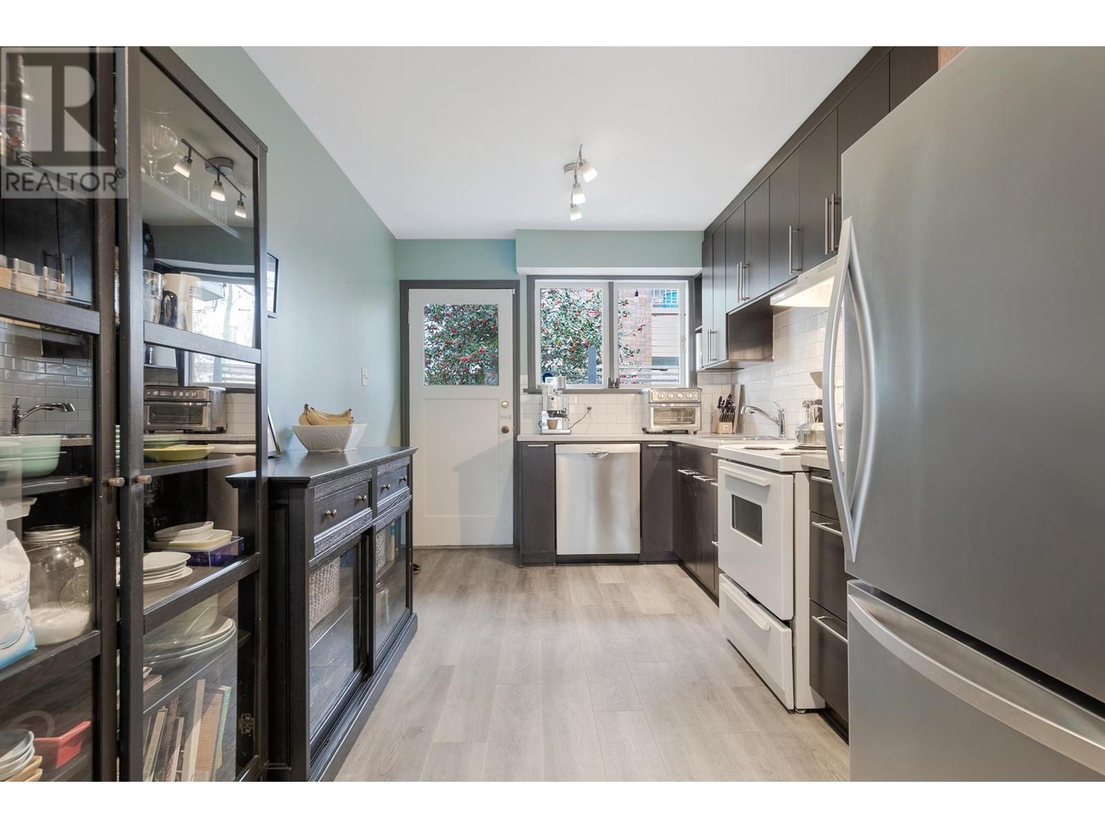 2205 2215 Pandora Street, Vancouver, British Columbia  V5L 1N6 - Photo 6 - R2985709