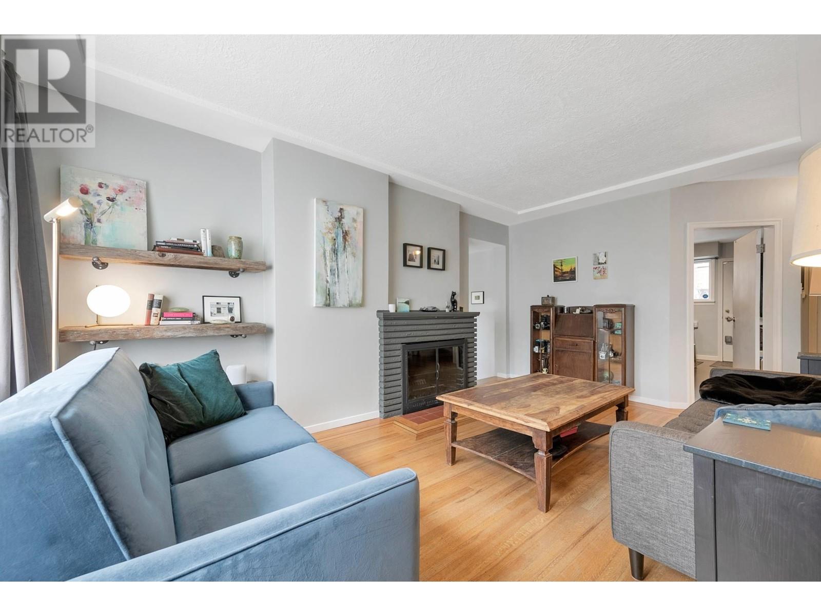 2205 2215 Pandora Street, Vancouver, British Columbia  V5L 1N6 - Photo 2 - R2985709