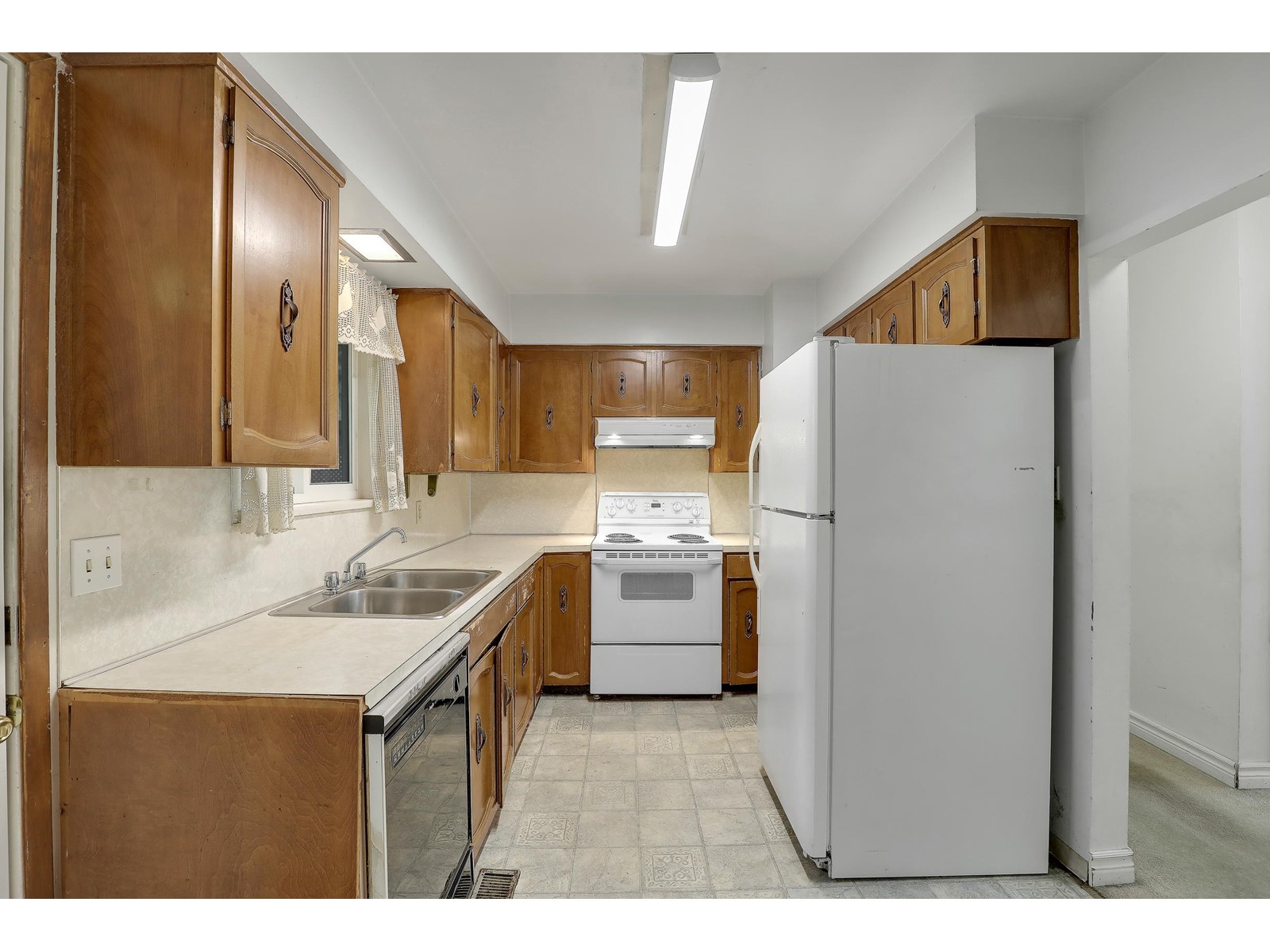 14931 Kew Drive, Surrey, British Columbia  V3R 4Y1 - Photo 10 - R2982087