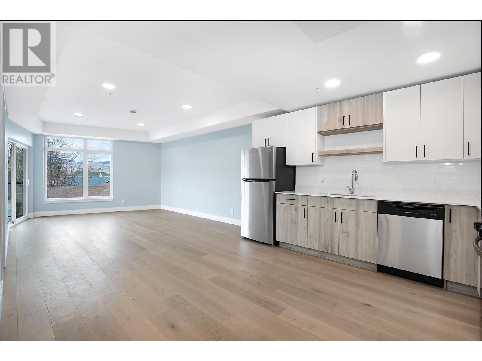 Property at 215 Royal Avenue Unit# 206 image 3
