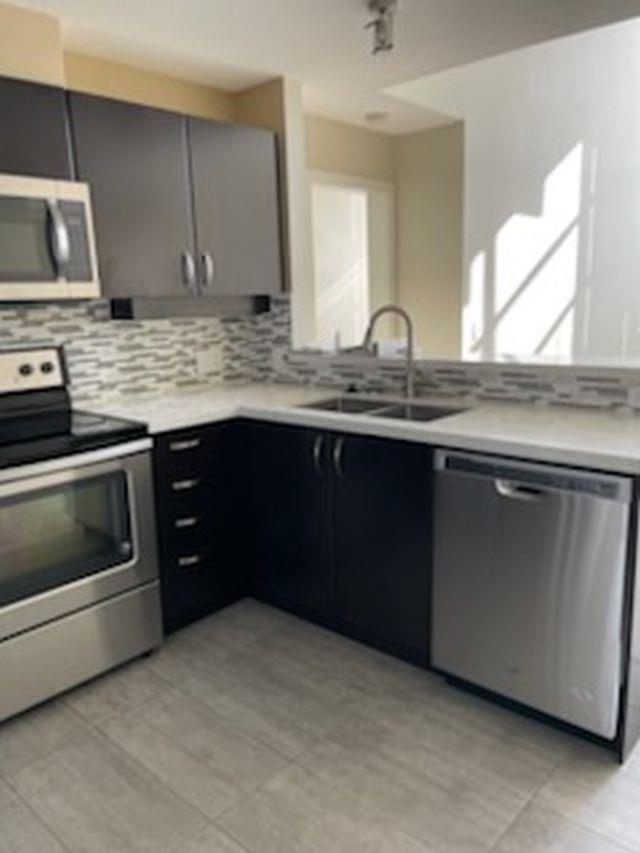 427 10838 City Parkway, Surrey, British Columbia  V3T 5X9 - Photo 12 - R2986100