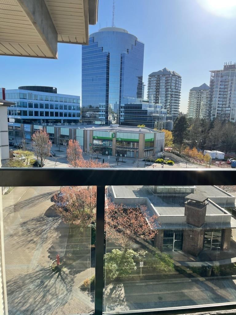 427 10838 City Parkway, Surrey, British Columbia  V3T 5X9 - Photo 5 - R2986100