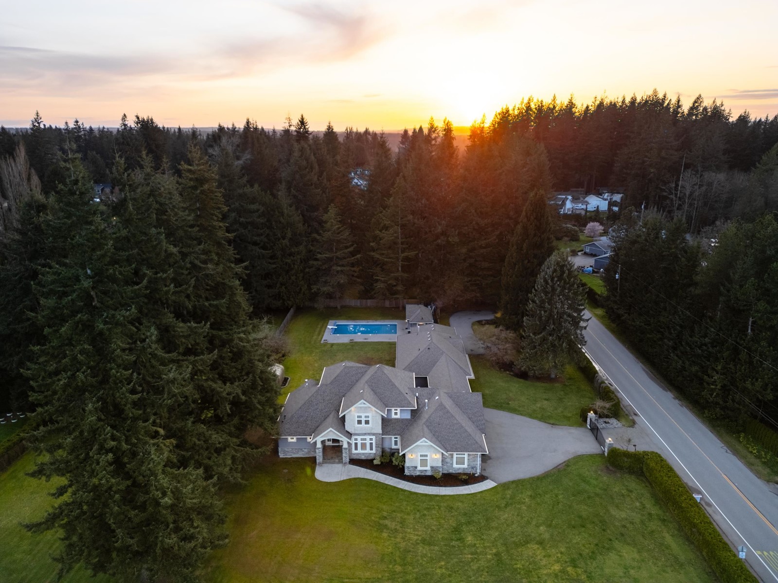 Property at 23660 52 AVENUE image 3